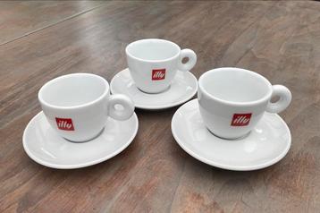 3 Illy espresso kop en schotels beschikbaar voor biedingen