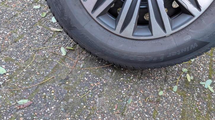 Hankook Winter i*cept evo2 SUV - 215/70R16, Auto-onderdelen, Banden en Velgen, Banden en Velgen, Winterbanden, 16 inch, 215 mm