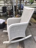 Witte rieten schommelstoel, Tuin en Terras, Tuinstoelen, Gebruikt, Hout, Ophalen