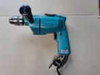 Boormachine Makita DP4700, Doe-het-zelf en Verbouw, Gereedschap | Boormachines, Gebruikt, Variabele snelheid, 400 tot 600 watt