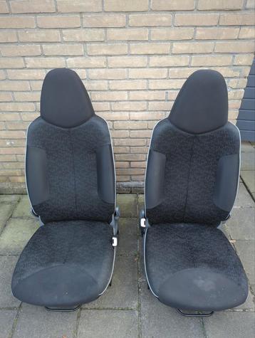 Peugeot 107 Voorstoelen - C1/Aygo beschikbaar voor biedingen