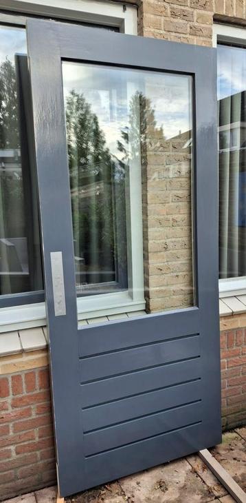 Hardhouten buitendeur, meranti, dubbelglas 211,5 x 93 x 4 beschikbaar voor biedingen