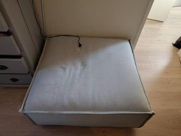 Grote poef / hocker  beschikbaar voor biedingen