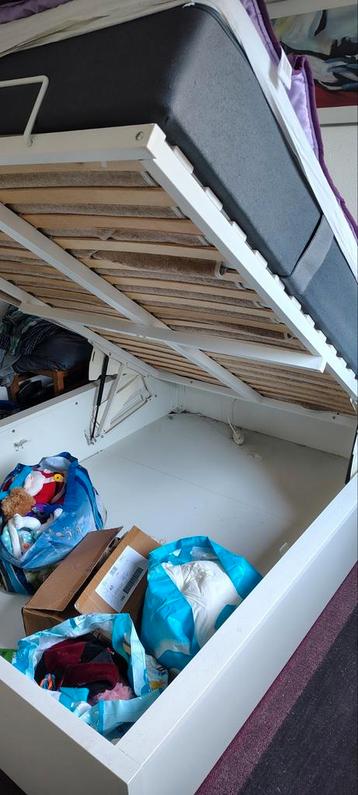 Ikea Malm bed 140cm met opbergruimte evt. met matras beschikbaar voor biedingen