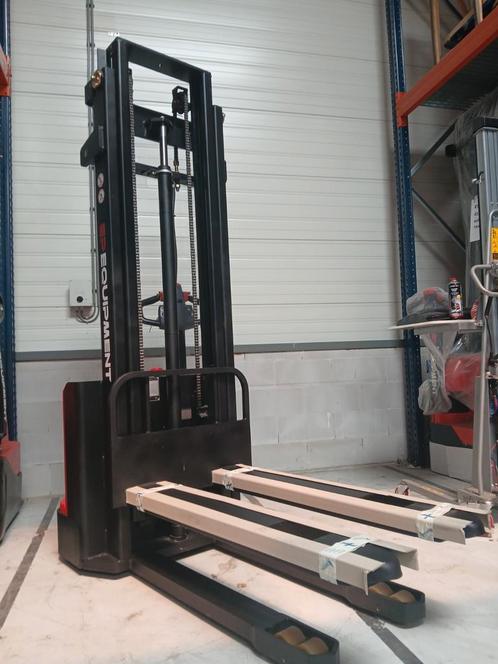 Elektrische stapelaars, 2700-4150mm, showroommodellen, Zakelijke goederen, Machines en Bouw | Heftrucks en Intern transport, Stapelaar
