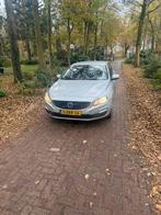 Volvo V60 D6 215pk Plug-in Hybrid Auzomaat 2015 Grijs, Auto's, Volvo, 1849 kg, 1800 kg, Hybride Elektrisch/Benzine, Zilver of Grijs