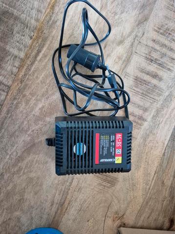 12V Omvormer - Carpoint AC/DC Power Converter beschikbaar voor biedingen