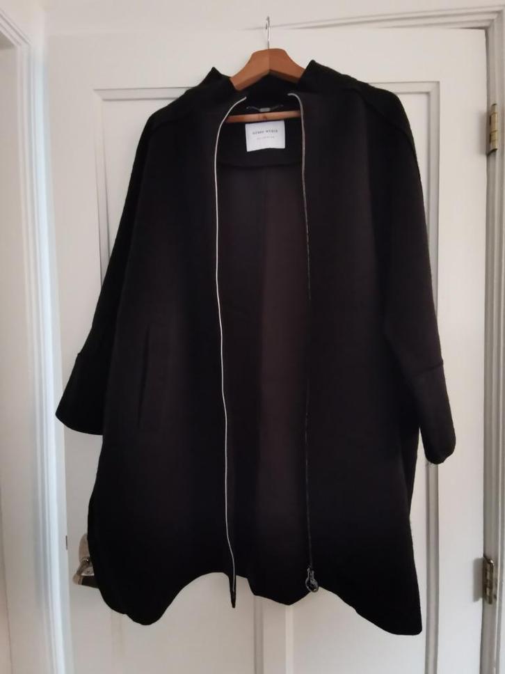 Gerry Weber zwarte cape mt 44, Kleding | Dames, Jassen | Winter, Nieuw, Maat 42/44 (L), Zwart, Ophalen of Verzenden