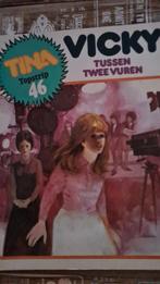 Vicky - Tussen Twee Vuren - Tina Topstrip 46, Boeken, Stripboeken, Eén stripboek, Ophalen of Verzenden, Zo goed als nieuw, Tina