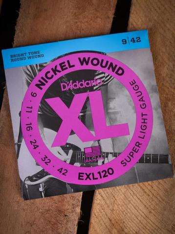 4 setjes D'Addario EXL120 snaren aan halve prijs beschikbaar voor biedingen