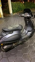 Vespa sprint 4t 2017 akra, Fietsen en Brommers, Scooters | Vespa, Ophalen, Gebruikt, Vespa S, Benzine