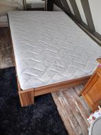 Bed 140x200 met matras, Huis en Inrichting, Slaapkamer | Bedden, Bruin, 140 cm, Zo goed als nieuw, Hout