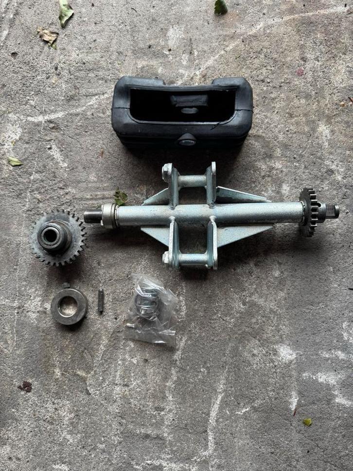 Div zundapp spullen zolder opruiming, Fietsen en Brommers, Brommeronderdelen | Zundapp, Nieuw, Koplamp, Ophalen of Verzenden