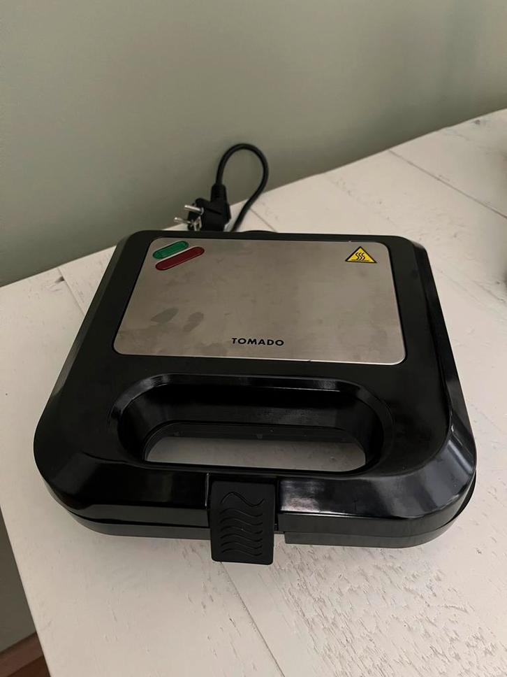 Tomado Tosti Apparaat - Perfect voor snelle snacks!, Witgoed en Apparatuur, Contactgrills, Gebruikt, Uitneembare platen, Ophalen of Verzenden