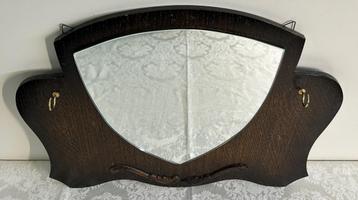 Vintage Wandspiegel met Borstels beschikbaar voor biedingen