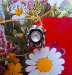 Pandora bloem met maanstenen., Sieraden, Tassen en Uiterlijk, Bedels, Pandora, Ophalen of Verzenden, Zo goed als nieuw, 1 bedel