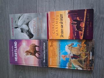 Diverse paardenboeken te koop! beschikbaar voor biedingen