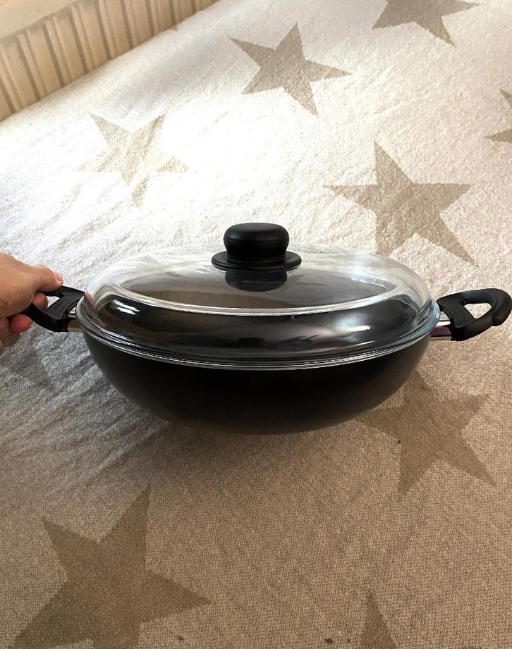 Pyrex braadpan met deksel 28 cm, Huis en Inrichting, Keuken | Potten en Pannen, Nieuw, Koekenpan of Braadpan, Aluminium, Inductieplaat