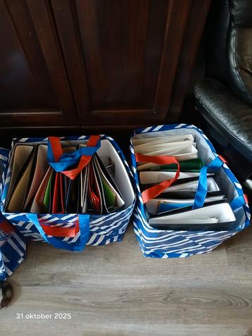 Mappen 2 tassen bieden beschikbaar voor biedingen