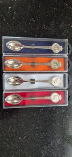 Set van 4 vintage lepels met koninklijke afbeelding, Ophalen of Verzenden