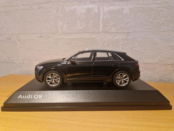 Audi Q8 (1:43), Hobby en Vrije tijd, Modelauto's | 1:43, Zo goed als nieuw, Auto, MiniChamps, Ophalen of Verzenden