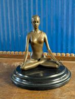 Bronzen beeld. Sculptuur. Yogales. Yoga jonge meid, Ophalen of Verzenden