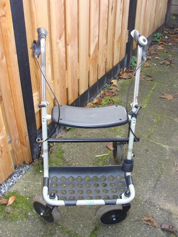 ROLATOR  GRIJS  beschikbaar voor biedingen