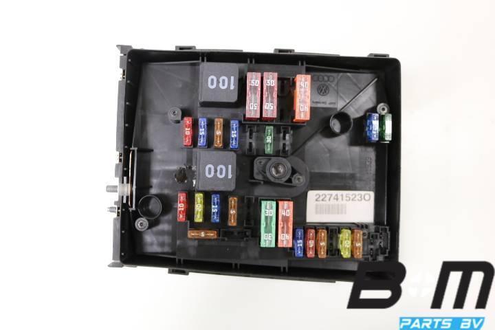 Zekeringkast in motorruimte Volkswagen Golf 6, Auto-onderdelen, Elektronica en Kabels, Gebruikt