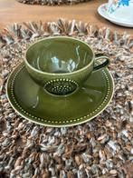Melitta Germany Kop en Schotel Set Olijfgroen Vintage, Gebruikt, Keramiek, Ophalen of Verzenden, Effen