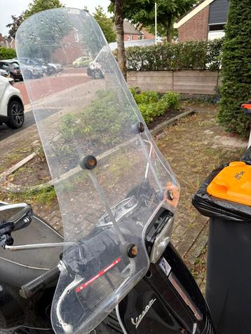 Onderdelen vespa beschikbaar voor biedingen