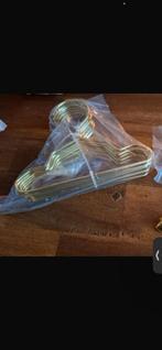 Goud kleurige kleding hangers baby, Kleding | Dames, Kledinghangers, Ophalen of Verzenden, Zo goed als nieuw, Hout, Kinderen