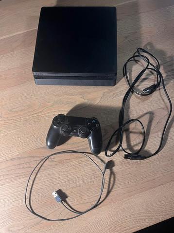 Playstation 4 Slim 500GB met controller beschikbaar voor biedingen