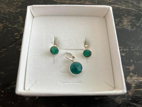 Spiru set smaragd groene bedel en oorbellen nieuwstaat, Sieraden, Tassen en Uiterlijk, Bedels, Zo goed als nieuw, Overige merken