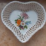 Schaaltje Iris, fijn opengewerkt porselein, Ophalen of Verzenden