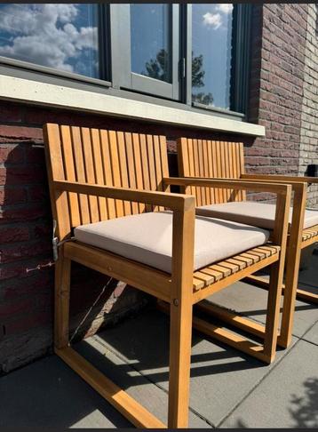 4 Nieuwe houten tuinstoelen!  beschikbaar voor biedingen