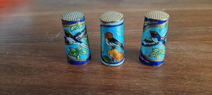 3 Cloisonné Vingerhoedjes - Beijing, China decoratie vogels, Antiek en Kunst, Antiek | Overige Antiek, Ophalen of Verzenden