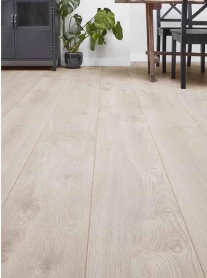 Bruynzeel Extra Breed Waterbestendig Laminaat geestig grijs, Doe-het-zelf en Verbouw, Vloerdelen en Plavuizen, Nieuw, Laminaat