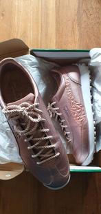 ZGAN sneakers Puma metallic roségoud (mt 41), Kleding | Dames, Puma, Roze, Zo goed als nieuw, Sneakers of Gympen