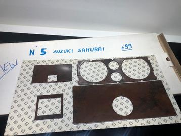 Notenhout dashboard inleg Suzuki Samurai beschikbaar voor biedingen