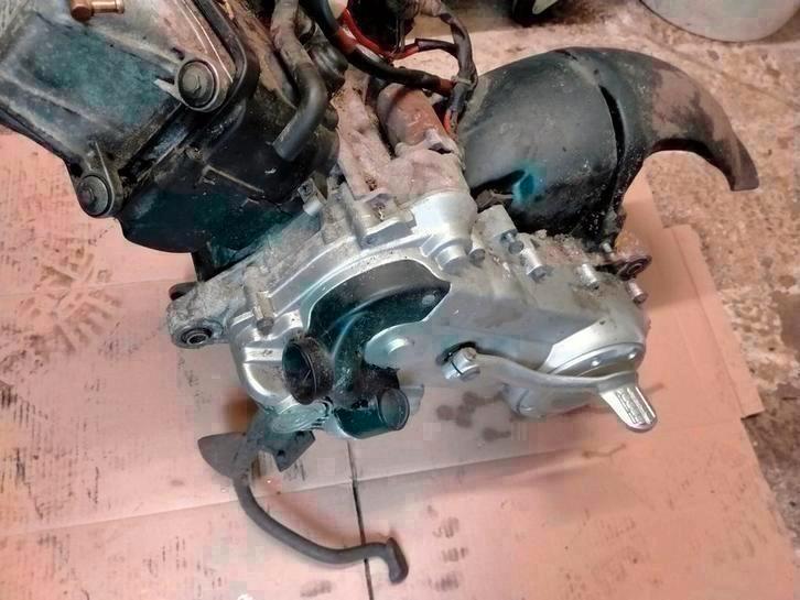 Vespa /Piaggio  4T2V, Fietsen en Brommers, Brommeronderdelen | Scooters, Gebruikt, Piaggio, Carburateur, Ophalen