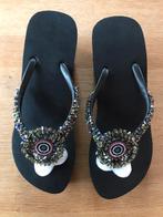 Uzurii slippers, maat 39/40, Kleding | Dames, Ophalen of Verzenden, Nieuw, Zwart