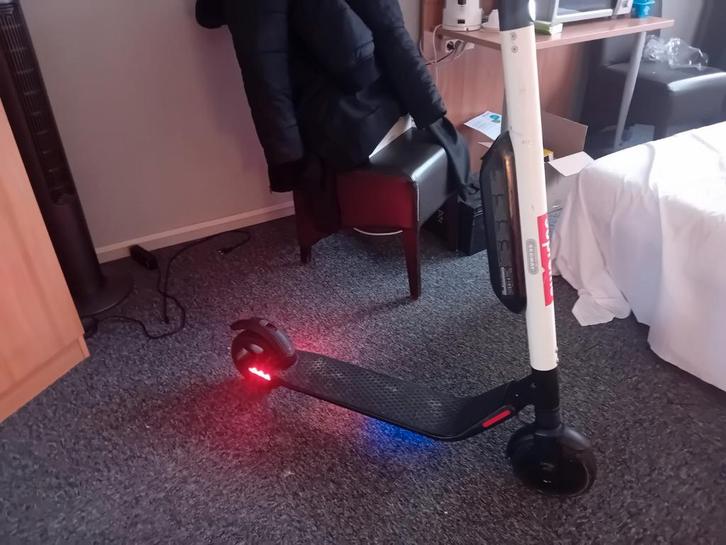 mooie elektrische step segway., Fietsen en Brommers, Steps, Zo goed als nieuw, Elektrische step (E-scooter), Ophalen of Verzenden