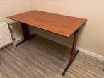 Bureau 140x80 cm (in hoogte verstelbaar) zeer goede staat, Huis en Inrichting, Bureaus, Ophalen, In hoogte verstelbaar, Zo goed als nieuw