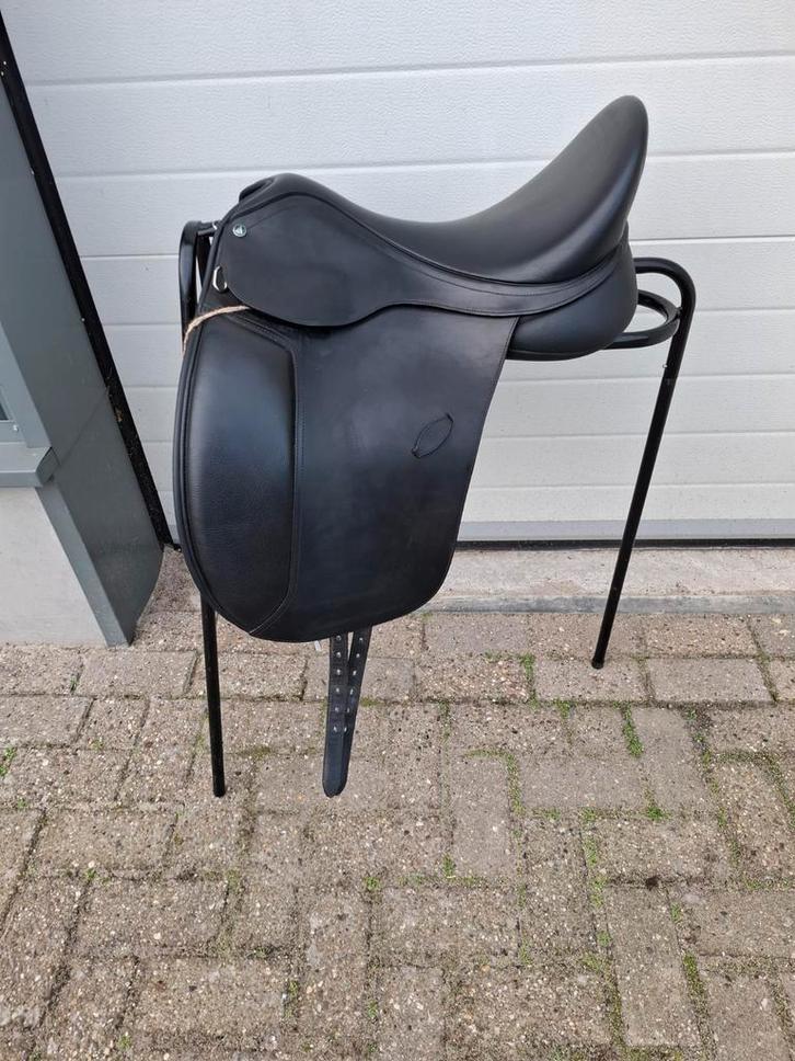 (Sale)!!! Arena dressuurzadel 17 5, Dieren en Toebehoren, Paarden en Pony's | Zadels, Zo goed als nieuw, Dressuur, Ophalen of Verzenden