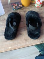 Zwarte Pantoffels - 27x13 cm, Zwart, Ophalen of Verzenden, Pantoffels of Sloffen, Onbekend