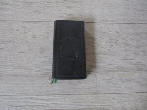 bijbel antiek met kliksysteem nieuwe testament, Antiek en Kunst, Antiek | Boeken en Bijbels, Ophalen of Verzenden