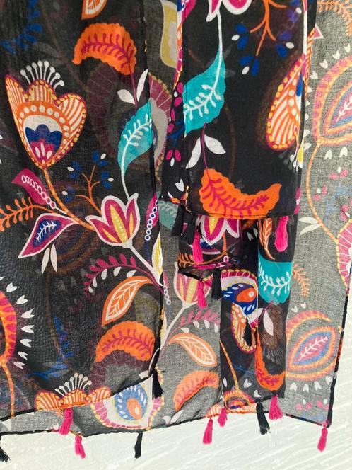 Mooie SJAAL met etnische print en kwastjes (oilily stijl), Kleding | Dames, Mutsen, Sjaals en Handschoenen, Gedragen, Sjaal, Ophalen of Verzenden