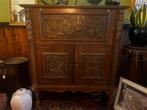 Antieke Buffetkast met Houtsnijwerk, Antiek en Kunst, Antiek | Meubels | Kasten, Ophalen of Verzenden