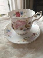 Bone China st.James Kop en schotel, Antiek en Kunst, Antiek | Servies los, Ophalen of Verzenden