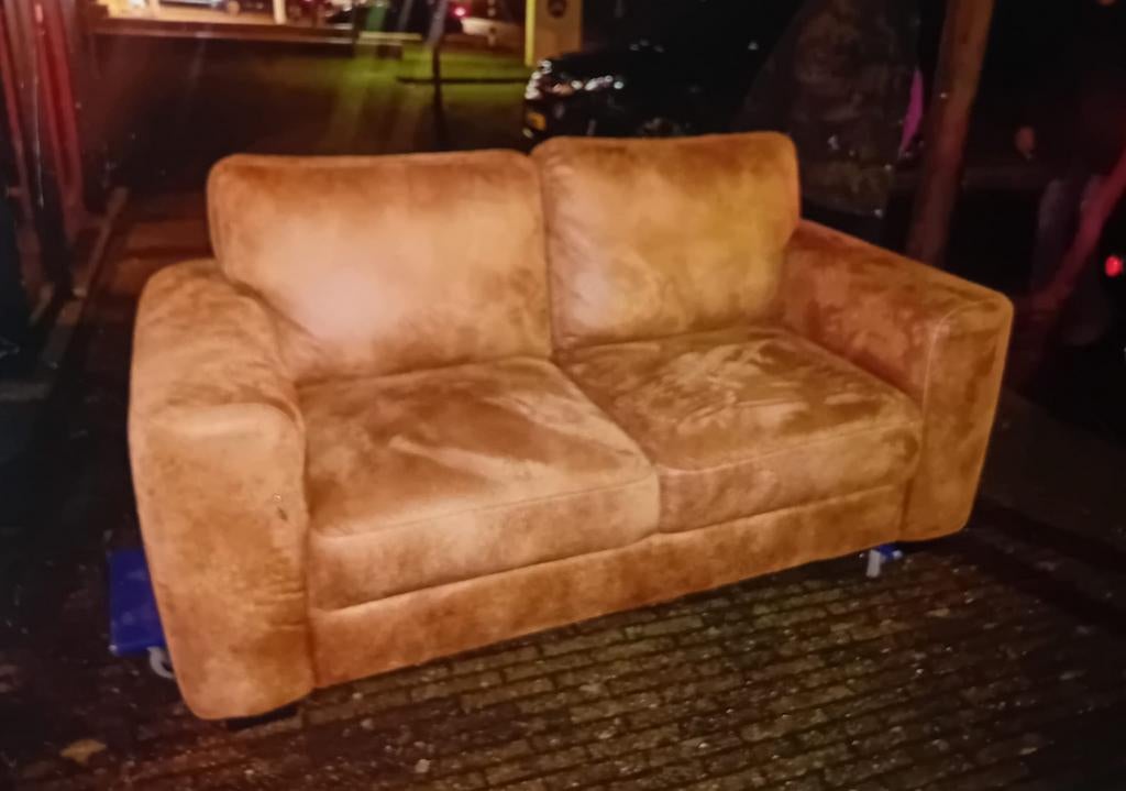Zo goed als nieuwe 2-zits bank - Microfiber, Huis en Inrichting, Banken | Bankstellen, Tweepersoons, Ophalen of Verzenden, Zo goed als nieuw